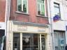 Au centre de Wavre, proche des parkings et de toutes les facilités, une maison commerciale et/ou d'h