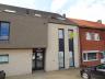 Zeer ruim duplexappartement met 3 slaapkamers. Verder bestaat het appartement uit een inkomhal, afzo