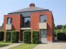 Moderne villa met veel lichtinval, afgewerkt met mooie materialen, zeer degelijk geïsoleerd! Het gel