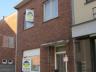  Rustig gelegen woning met 3 slaapkamers.  Grote tuiin is afzonderlijk toegankelijk. .  Op gelijkvlo