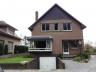 Rustig gelegen op te knappen woning op 1314 m².  Gelijkvloers : hal - living - zitplaats - geïnstall