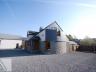 Deze woning geniet van een mooi architectuur en hort bij een aangenaam eigendom op een terrein van 2