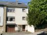 Maison 2 façades à rénover, avec jardin située au coeur d'Arlon, à proximité de toutes les commodité