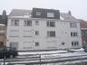 Gerenoveerd gelijkvloers appartement met Inkomhall, leefruimte met ingerichte open keuken, appart to