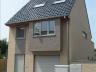 Nieuwbouwwoning met garage in het centrum van Koekelare. Woning bestaat uit: inkomhal, berging, gara