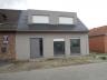 Halfopen Nieuwbouwwoning (onder registratie) Inkom, toilet, leefruimte, keuken( dubbele spoelbak, ko