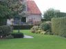 Prachtige villa met magnifiek aangelegde zonnige private tuin. Het pand beschikt over 3 slaapkamers,