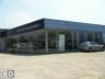 500m² showroom (B2B) met kantoren langsheen de E40  Ligging: Industriepark-Drongen, vlakbij op -en a