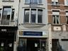 Handelspand + duplex gelegen pal in het centrum van Lier.     Gelijkvloers: hier vinden we een hande