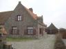 Op te frissen ruime HOB nabij centrum Bentille. Ind.glvl: hal, buro, ruime slaapkamer, badkamer, wc,