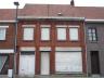 BIEDEN VANAF 100.000€ Deze volledig te renoveren woning met 4 slaapkamers is ideaal voor wie een zel