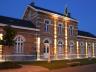 Multifuncionele commerciële ruimte met luxueus ingericht appartement. Uitzonderlijk architecturaal 